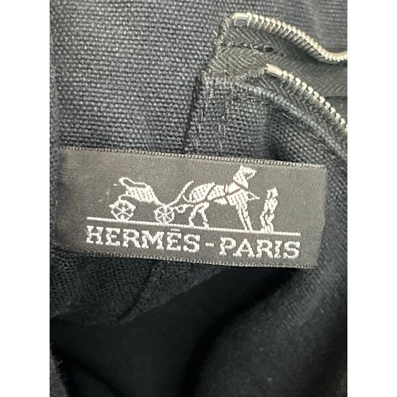 Hermès Fourre Tout PM Gray Canvas Tote Bag with Zip Pocket and Snap Closure - Picture 3 of 16